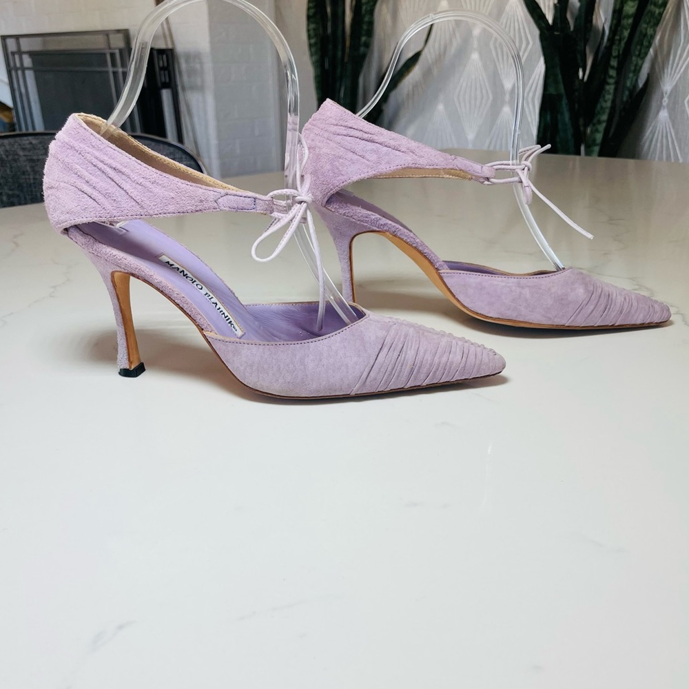 Manolo Blahnik | Ruched Suede Heel - Picture 3 of 10